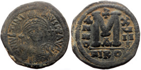 Follis AE
Justinian I (527-565), Nicomedia Dated RY 28 (554/5), D N IVSTINIANVS P P AVG, diademed, helmeted, and cuirassed facing bust, holding globus...