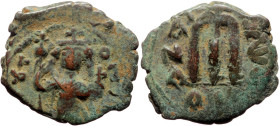 Follis or 40 Nummi
Constans II (641-668), Constantinople, EN T૪TO NIKA, Constans II standing facing, wearing crown surmounted by cross , holding long ...