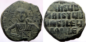 Follis Æ
Basil II (976-1025), class A3, Constantinople
29 mm, 16,45 g (235)