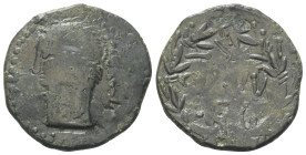 Imitationen provinzialrömischer Münzen.


Nachahmung einer Prägung Antiochias (Seleukis und Pierien)

Bronze. Ca. 27 - 23. v. Chr.
Vs: Kopf des ...