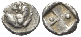 Thrakien. Thrakischer Chersones.

 Hemidrachme (Silber). Ca. 386 - 338 v. Chr.
Vs: Löwenvorderteil mit zurückgewandtem Kopf nach rechts.
Rs: Vierg...