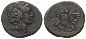 Pontos. Amisos.

 Bronze. Ca. 85 - 65 v. Chr.
Vs: Kopf des Dionysos mit Efeukranz rechts.
Rs: Cista mystica mit Pantherfell und Thyrsos, links und...