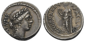 Mn. Acilius Glabrio.

 Denar (Silber). 49 v. Chr. Rom.
Vs: SALVTIS. Kopf der Salus mit Lorbeerkranz rechts.
Rs: MN ACILIVS III VIR VALETV. Valetud...