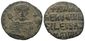 Constantinus VII. Porphyrogenitus und Romanus I. Lecapenus (920 - 944 n. Chr.).

 Follis (Kupfer). Konstantinopel.
Vs: Büste des Romanus I. frontal...