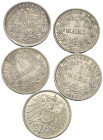 Deutschland - Lots.


Deutschland nach 1871. Kaiserreich.

Lot (5 Stück, Silber):
1 Mark. 1892 (2x), 1908, 1911 und 1912.
Vs: Wertbezeichnung i...