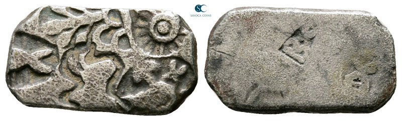 India. Post Mauryan (Punjab) 185-168 BC. 
Karshapana AR

20 mm, 3,14 g


...