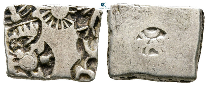 India. Post Mauryan (Punjab) 185-168 BC. 
Karshapana AR

19 mm, 3,45 g


...