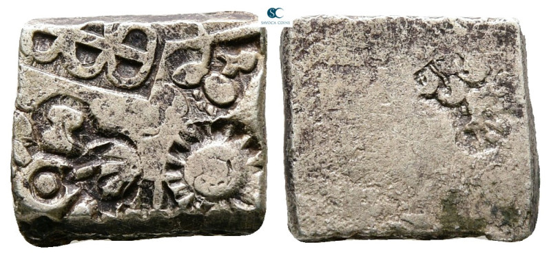 India. Post Mauryan (Punjab) 185-168 BC. 
Karshapana AR

16 mm, 3,43 g


...