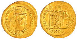 Kaiserreich
Mauricius Tiberius, 582-602
Solidus 582/602, Constantinopel, 8. Off. Büste mit Kreuzglobus v.v./VICTOR AVGG H. Victoria steht v.v. mit C...