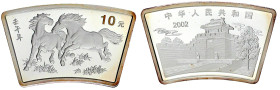 China
Volksrepublik, seit 1949
10 Yuan Silber (fächerförmig) 2002. Jahr des Pferdes. 1 Unze. In Originalschatulle mit Zertifikat und Umverpackung. B...