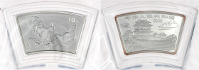 China
Volksrepublik, seit 1949
10 Yuan Silber (fächerförmig) 2005. Jahr des Hahns. 1 Unze. Verschweißt, in Originalschatulle mit Zertifikat und Umve...