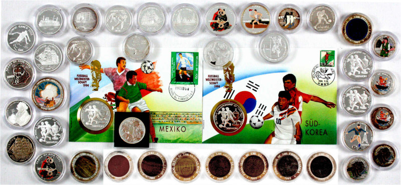 Korea Nord
Lots
41 Silbergedenkmünzen aus 1987 bis 2009. 9 versch. 10 Won mit ...