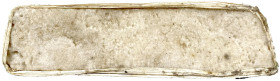 Afrika
Äthiopien: Salzbarren, sogenannter 'Amoli' mit Faserband umwickelt. 28 X 7,5 X 5 cm. 1384 g. Hadlaub 6.