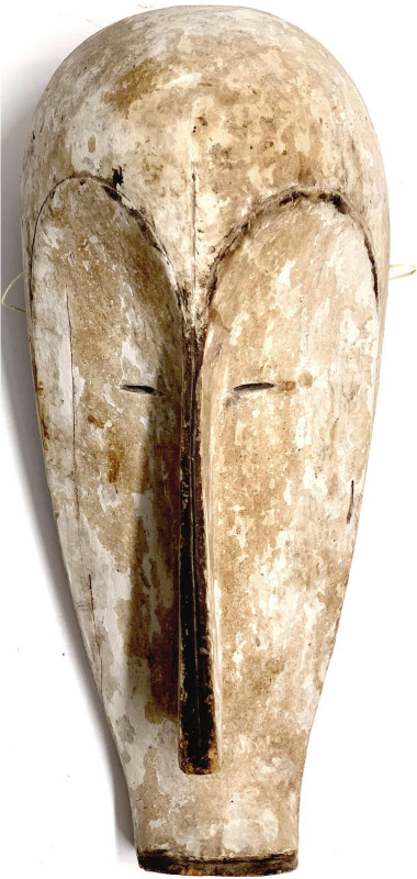 Afrika
Gabun: Maske des Stammes der Fang. Holz und Kaolin. Höhe 48 cm. Vgl. "Di...