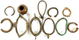 Afrika
Niger/Nigeria: 11 kleinere Bronzemanillen in interessanter Formenvielfalt