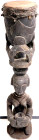 Afrika
Nigeria: große figürliche Standtrommel, vermutlich des Stammes der Yoruba. Holz/Tierhaut. Höhe 116 cm. KEIN VERSAND/NO SHIPPING POSSIBLE