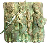 Afrika
Nigeria: Relief-Bronzeplatte des Königreichs Benin. Darstellung dreier Personen (der Oba mit 2 Begleitfiguren?). 31 X 32 cm. Vgl. "Die Kunst i...