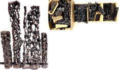 Afrika
Tansania: Sammlung hölzerner Familien-Lebensbäume, sogen. "Ujamaa", vom Stamm der Makonde. Ca. 80 Stück (Höhen ca. 25 bis 88 cm), darunter ein...