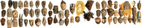 Zusammenstellungen/Lots
Große Sammlung von 60 Masken verschiedener afrikanischer Ethnien. In 6 großen Kartons und 1 Kiste. Fundgrube für Spezialisten...