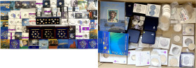Finnland
Lots
Karton mit schöner Euromünzen-Sammlung aus 1999 bis 2002. Dabei u.a. Euro-Kursmünzensatz 2002 in PP, 8 Werte plus Gold-Medaille 8,6 g....