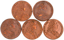 Frankreich
Ludwig XV., 1715-1774
5 versch. Kupferjetons aus den Jahren 1729, 1735, 1737 (2 versch.), 1742. Je 29 mm. sehr schön und besser