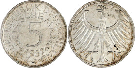 Kursmünzen
5 Deutsche Mark Silber 1951-1974
1957 J. vorzüglich/Stempelglanz, kl. Kratzer. Jaeger 387.