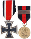 Deutschland
Drittes Reich, 1933-1945
2 Stück: EK II 1939 am Band und Medaille des 1. Oktober 1938 mit Spange Prager Burg am Band. beide vorzüglich