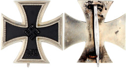 Deutschland
Drittes Reich, 1933-1945
Eisernes Kreuz I. Klasse 1939. Hersteller RZM M1/100 (Werner Redo, Saarlautern). vorzüglich. Niemann 7.03.09.