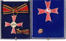 Deutschland
BRD, seit 1948
2 Stück: Bundesverdienstkreuz II. Klasse für Damen an Bandschleife, mit Schleifenminiatur im Etui. Verdienstkreuz 1. Klas...