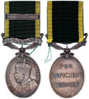 Grossbritannien
George V., 1911-1936
Silbermedaille for efficient service am Band mit Spange Krone und Spange INDIA. 40 X 33 mm; Gesamtgewicht 32,20...