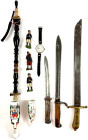 Lots
3 Blankwaffen, 3 Elastolin-Soldaten, Reservistenpfeife des Ersten Weltkrieges, weiterer Porzellan-Pfeifenkopf, Armbanduhr. Besichtigen. untersch...