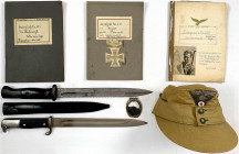 Lots
Drittes Reich: Heeres-Feldmütze M 1943, Schnellboot-Kriegabzeichen (stark beschädigt), 2 Seitengewehre (eines Modell 1943 mit Sägerücken, mit Gr...