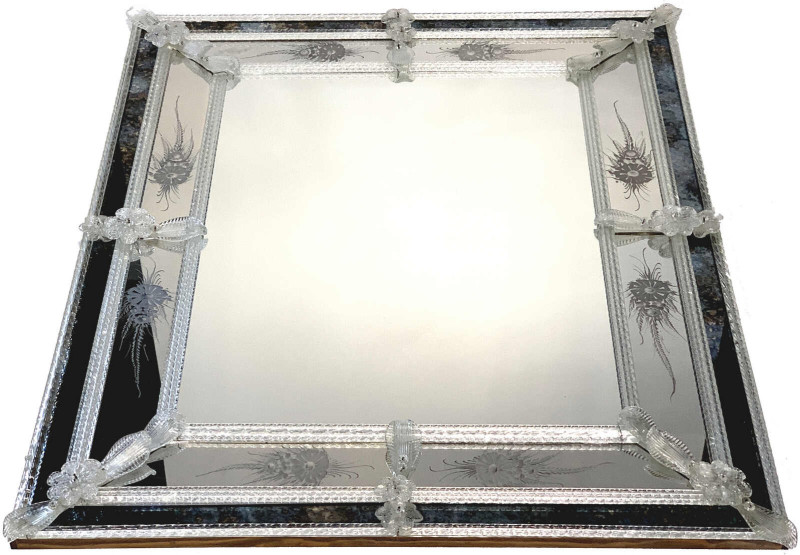 Glas
Prunkvoller Wandspiegel aus Murano-Glas. 82 X 101 cm. KEIN VERSAND/NO SHIP...