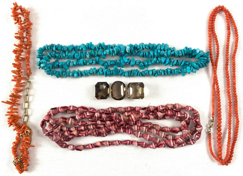 Schmuck
Lots Schmuckstücke/Edelsteine
Schmuckschatulle mit Edelsteinen und Hal...