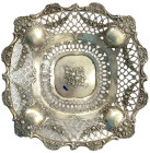 Silber
Durchbruch-Schale Silber 800/1000 mit Blumen-Girlanden. 30 cm; 455,12 g. blauer Strich