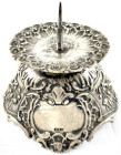 Silber
Kerzenständer, deutsch um 1900, Silber 800/1000. 95 X 95 X 90 mm. 120,1 g