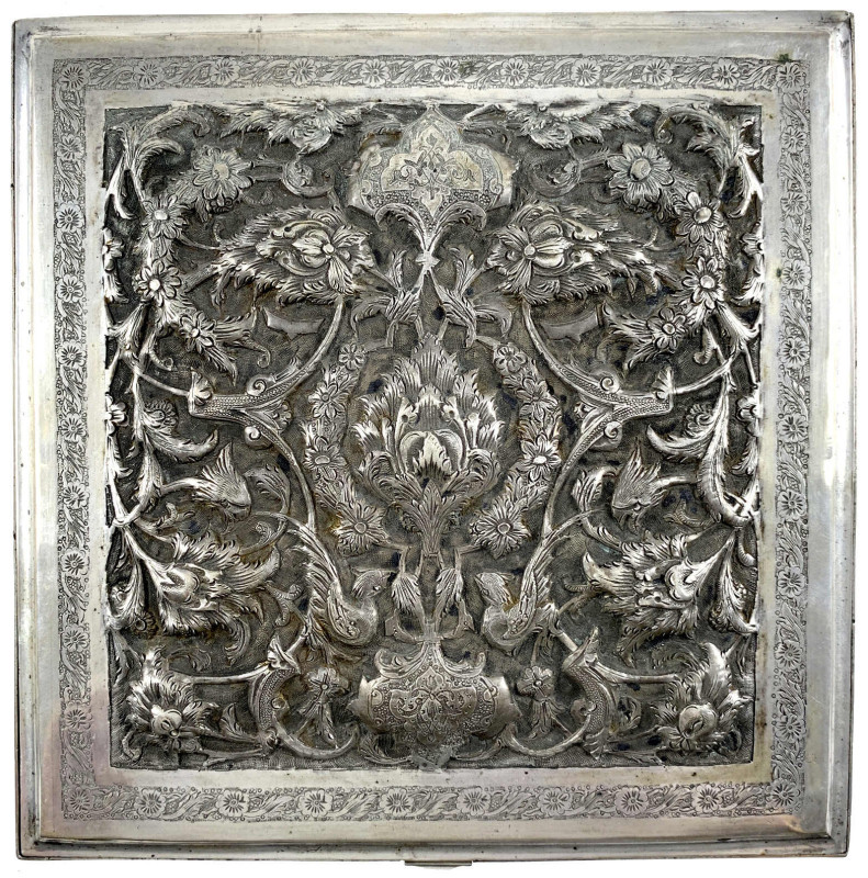Silber
Iran
Persische Zigarrendose, vermutlich Isfahan oder Teheran. Silber 84...