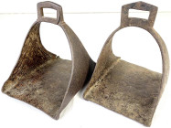 Sonstige Antiquitäten
Paar Steigbügel aus Eisen, persisch, 18. Jh. Höhe je 16 cm