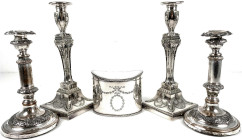 Lots Varia
Interessanter Posten Silber und versilbertes: Paar englische Kerzenleuchter um 1860 (versilbert, Höhe je 31 cm), weiteres Paar vesilberte ...