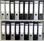 Lots
Deutschland
Serienscheine, 2 Kartons mit insgesamt ca. 6400 Scheinen. Sortiert von A-Z in 18 Ordnern, darunter viele komplette Serien. Bitte be...