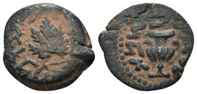 Judea. 1. revolt. (67-68 AD). Æ Prutah. Obv: amphora. Rev: vine leaf. artificial sandpatina. Weight 2,74 gr - Diameter 16 mm