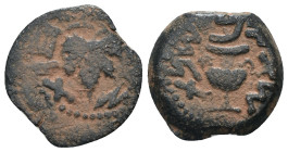 Judea. 1. revolt. (67-68 AD). Æ Prutah. Obv: amphora. Rev: vine leaf. artificial sandpatina. Weight 3,12 gr - Diameter 14 mm
