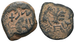 Judea. 1. revolt. (67-68 AD). Æ Prutah. Obv: amphora. Rev: vine leaf. artificial sandpatina. Weight 2,71 gr - Diameter 17 mm