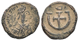 Justinian I. (527-565 AD). Æ Pentanummium. Antioch. Obv: diademed bust Justinian I. right. Rev: E. artificial sandpatina. Weight 1,19 gr - Diameter 14...