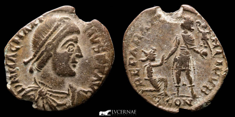 Roman Empire - Magnus Maximus, bronze maiorina (3.64 g. 25 mm), from Arles mint....