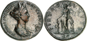 EMPIRE ROMAIN - ROMAN
Matidie (+ 119), mère de Sabine. Sesterce ND (112-117), Rome.
Av. MATIDIA AVG DIVA F - MARCIANAE F. Buste drapé à droite, la che...