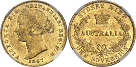 AUSTRALIE - AUSTRALIA
Victoria (1837-1901). Souverain 1867, Sydney.
Av. VICTORIA D: G: BRITTANIAR: REG: F: D:. Tête laurée à gauche, (date) au-dessous...