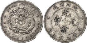 CHINE - CHINA
Empire de Chine, Guangxu (Kwang Hsu) (1875-1908), province de Hubei (Hupeh). Dollar (7 mace et 2 candareens) ND (1895-1907), Ching.
Av. ...