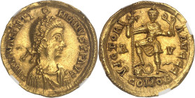 FRANCE / MÉROVINGIENS - FRANCE / MEROVINGIAN
Wisigoths, séries pseudo-impériales. Solidus au nom de Valentinien III ND (IIIe quart du Ve siècle), Gaul...