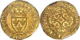 FRANCE / CAPÉTIENS - FRANCE / ROYAL
Charles VI (1380-1422). Écu d’or à la couronne, 5e émission ND (1411-1418), Saint-Lô.
Av. + KAROLVSx DEIx GRACIAx ...
